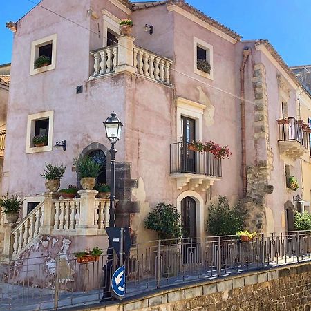B&B Santapau Charme Living Licodia Eubea 외부 사진