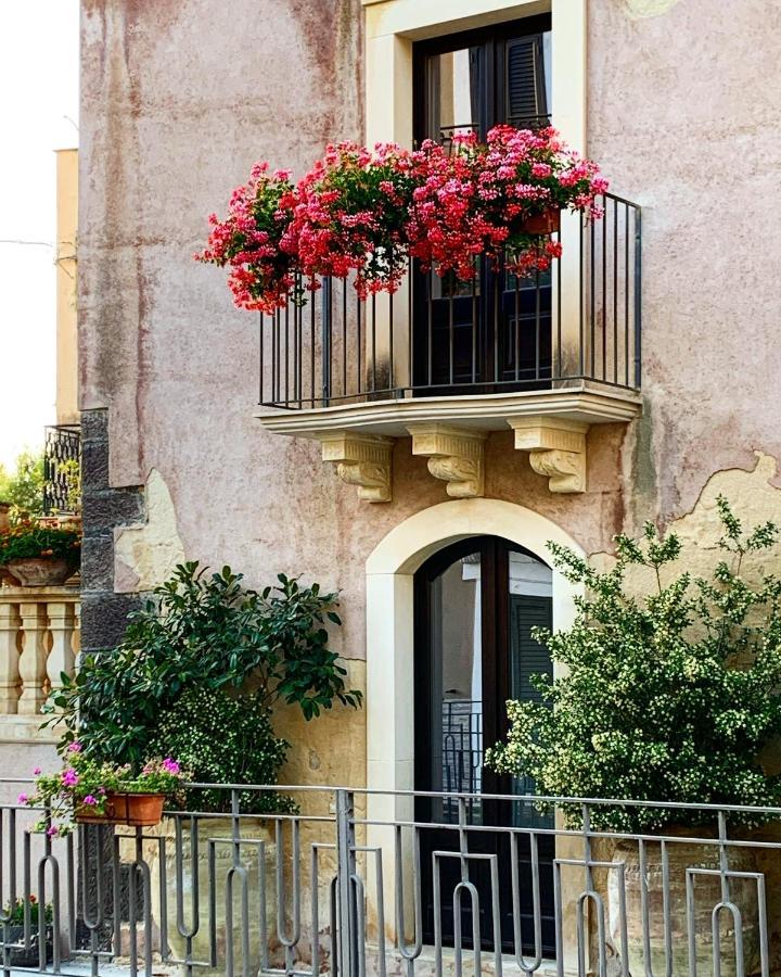 B&B Santapau Charme Living Licodia Eubea 외부 사진